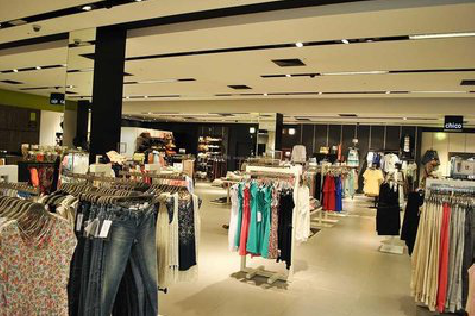 宜城商场里的店面怎么装修？